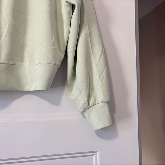 Lululemon Softstreme Perfectly Kohlrabi Green
Oversized Cropped Crew Sz 0 - Picture 10 of 14